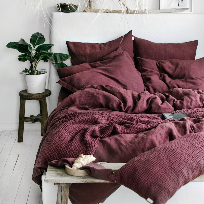 Linen Bedding Set in Burgundy. 3 Piece Set in King, Queen, Twin, Full, Double sizes. Red Linen bedding set: 2 Pillowcases & Duvet Cover. GrannetHome